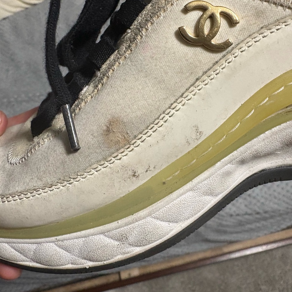 Chanel WhiteBlack Leather & Fabric CC Low Top Sneaker Shoes, 36 - Picture 9 of 10